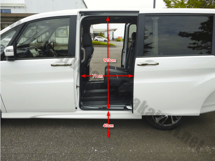 車内が広く感じるステップワゴン